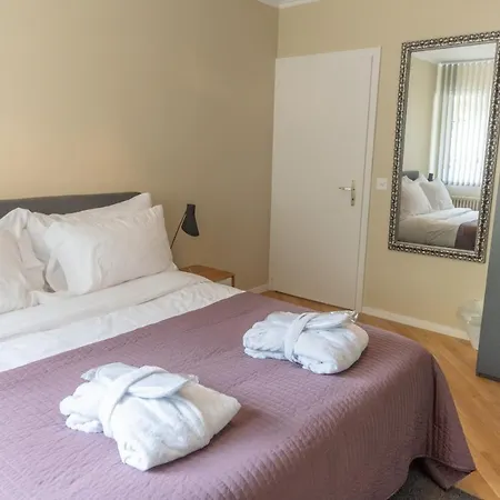 Four Bedroom Lake View-montreux * Montreux