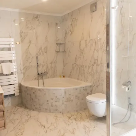 Four Bedroom Lake View-montreux Lejlighed
